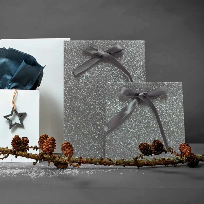 Image of: Gavepose eksklusiv, grå glitter, med matchende silkebånd