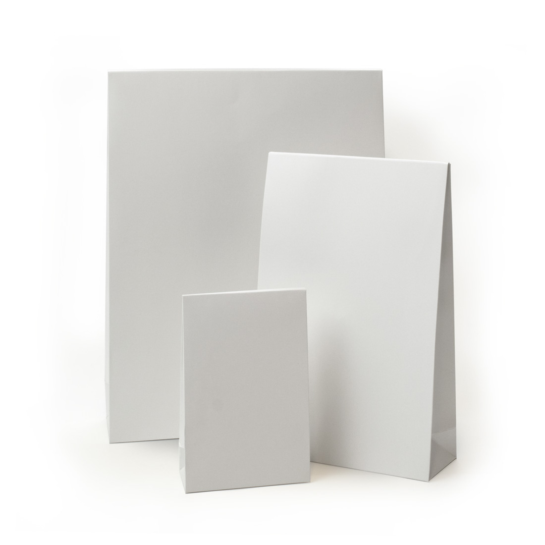 actie Gewoon In hoeveelheid Cadeauzak mat wit, met zelfklevende sluiting. FSC® | Scanlux Packaging