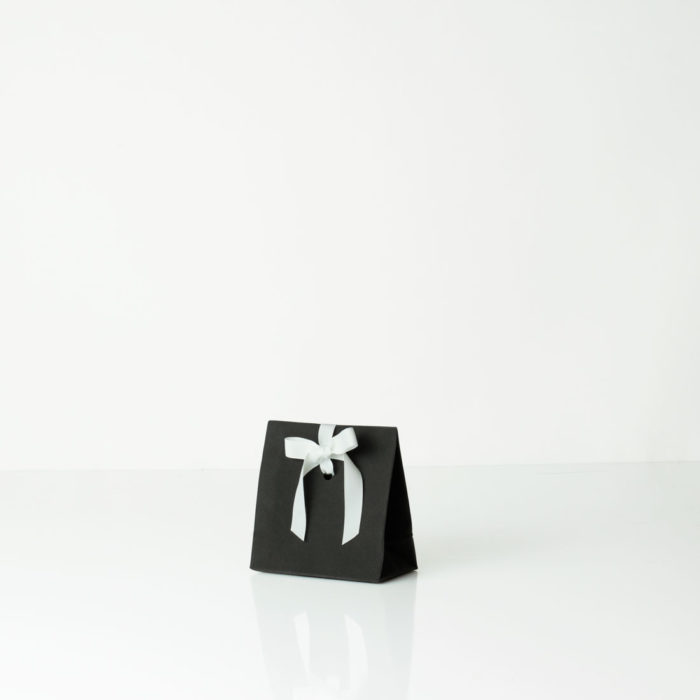 Image of: Gift bag velvet black. REMEMBER TO ORDER RIBBON