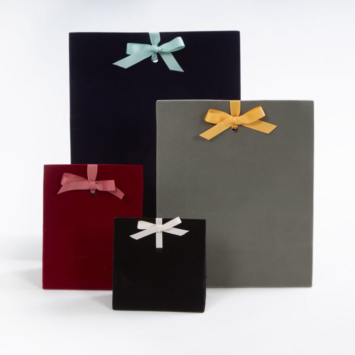 Image of: Gift bag velvet bordeaux. REMEMBER TO ORDER RIBBON