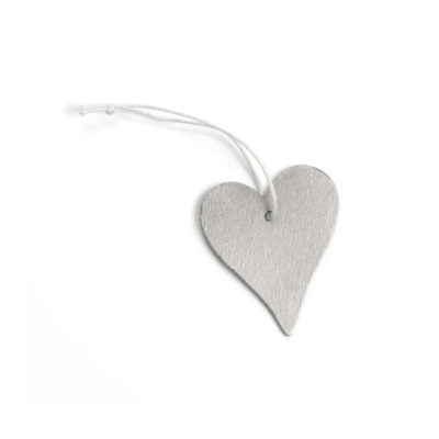 Image of: Hangtag wooden heart, silver w. white string. 90 pcs.