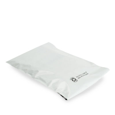 Image of: Shipping bag white recycled, black inside. No handle